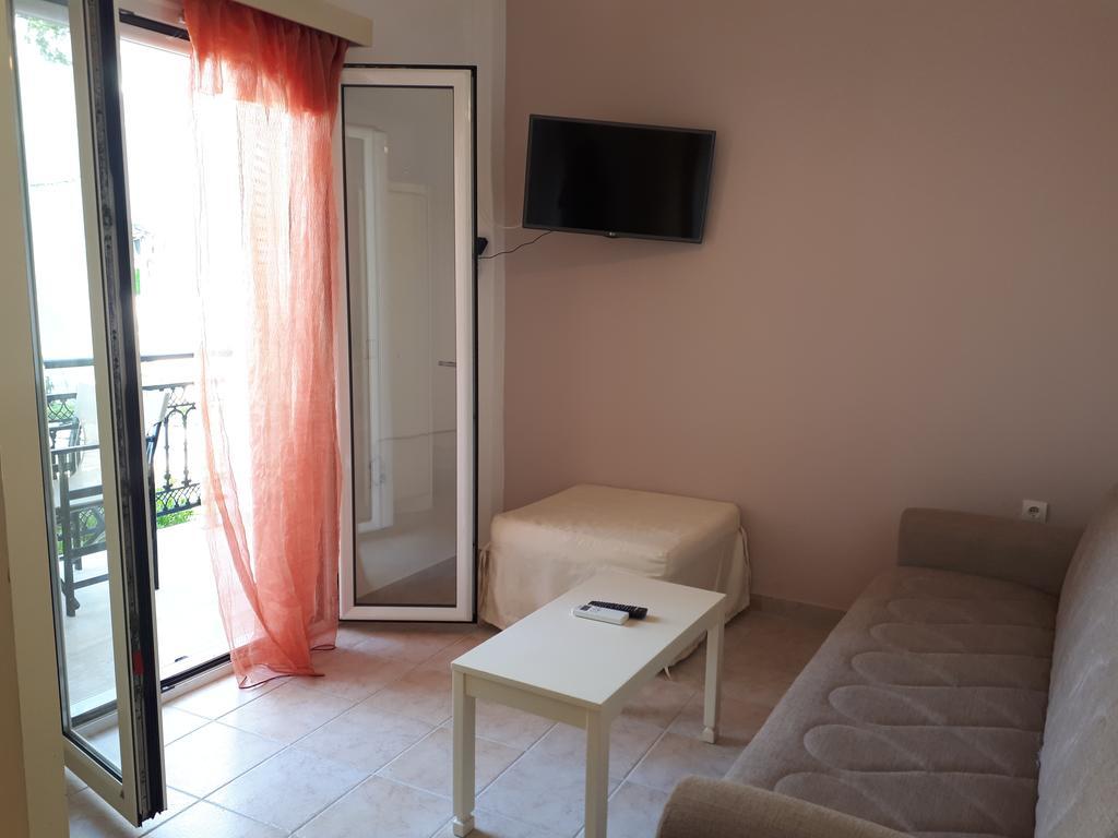 Filorian Hotel Apartments Acharavi  Exterior photo