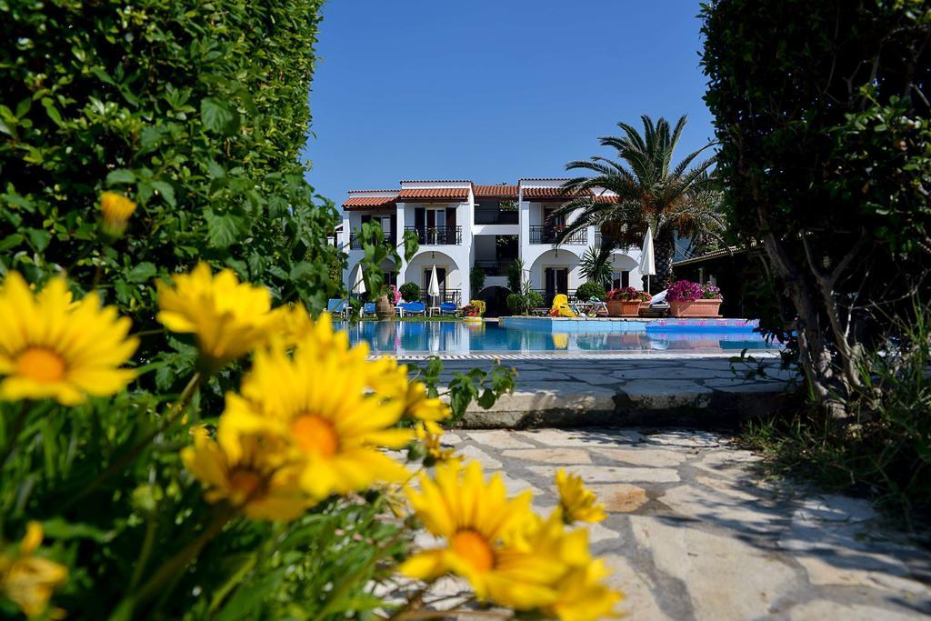 Filorian Hotel Apartments Acharavi  Exterior photo